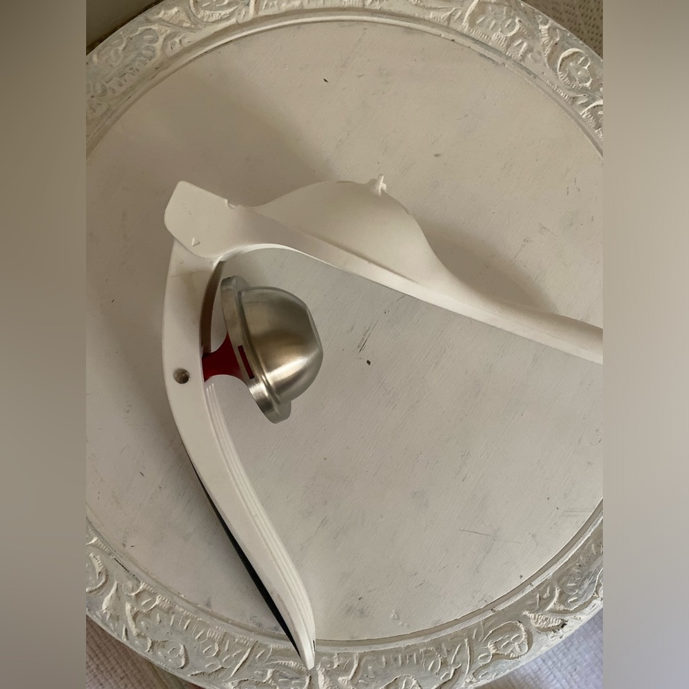 Zyliss Easy Squeeze Citrus Press WHITE & RED - Picture 5 of 8